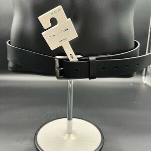 Goodfellow Men's soft black leather belt M 32-36. Gun‎ metal buckle. NWT